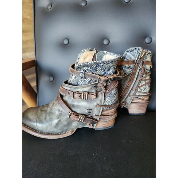 Free Bird Women's Booties Crue Grey Distressed Multicolor Size 7 - Picture 7 of 10